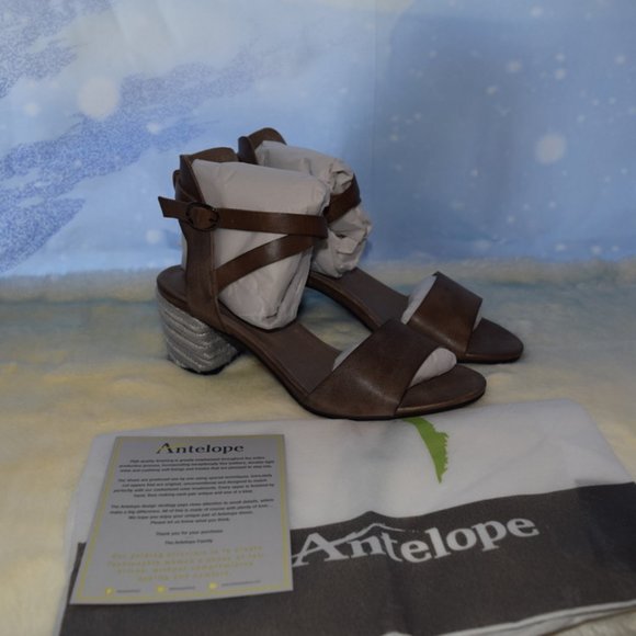 Antelope Greige Ankle-Strap Leather Sandal in Luxe Leather $225 - Picture 7 of 13